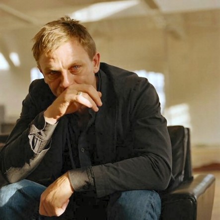daniel_craig_crying